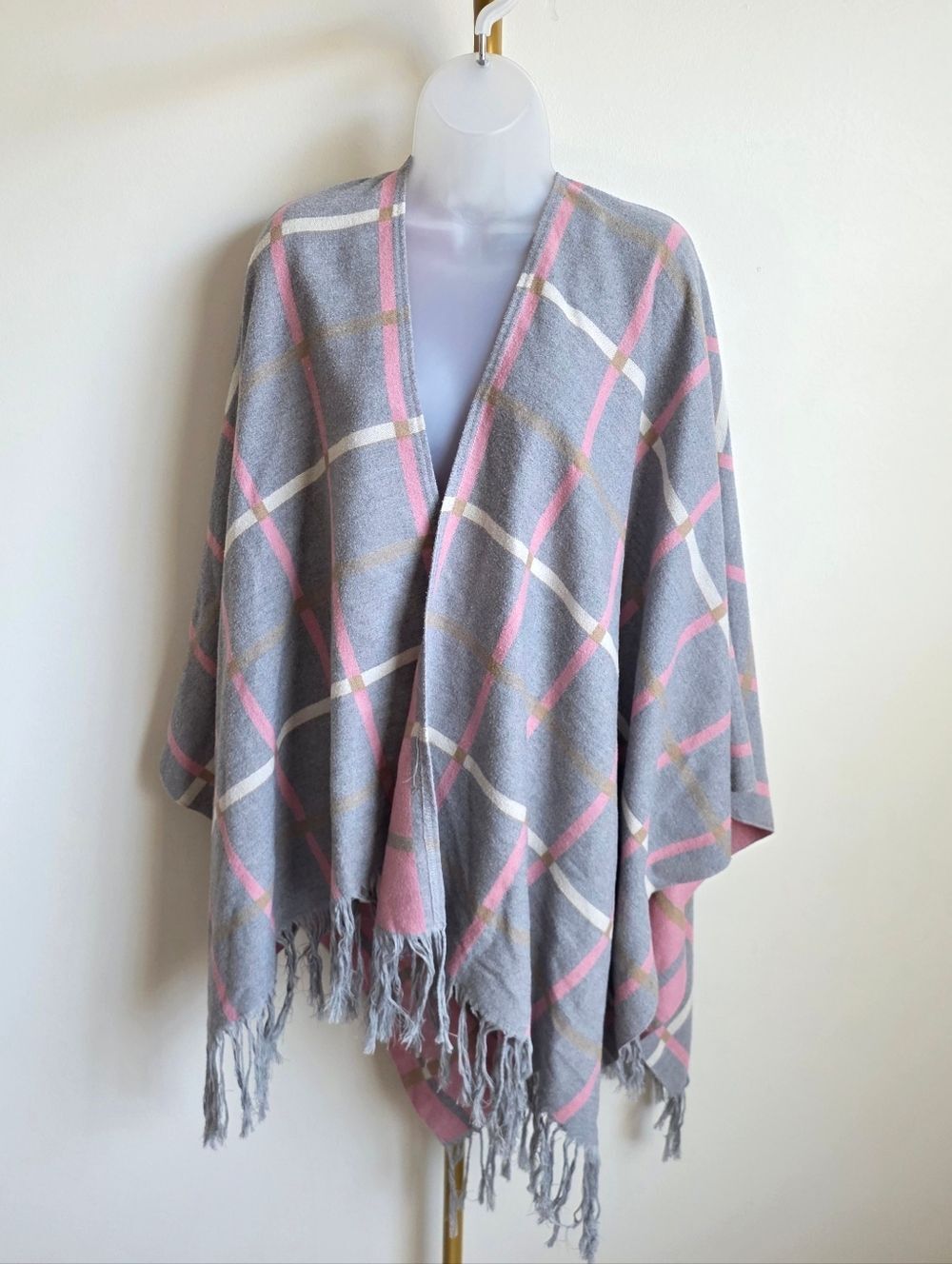 Jones New York Signature Plaid Reversible Bohemian Academia Style Shawl